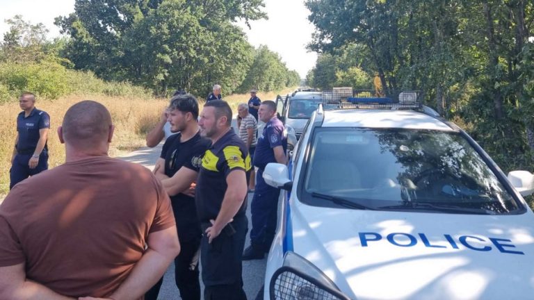 Огнен ад в Ямболско: Стихията обгръща село Камен връх