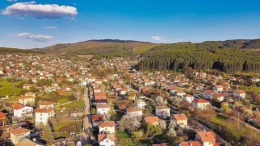 от ателие до инвестиция: защо село дрен стана новата мечта на софиянците?