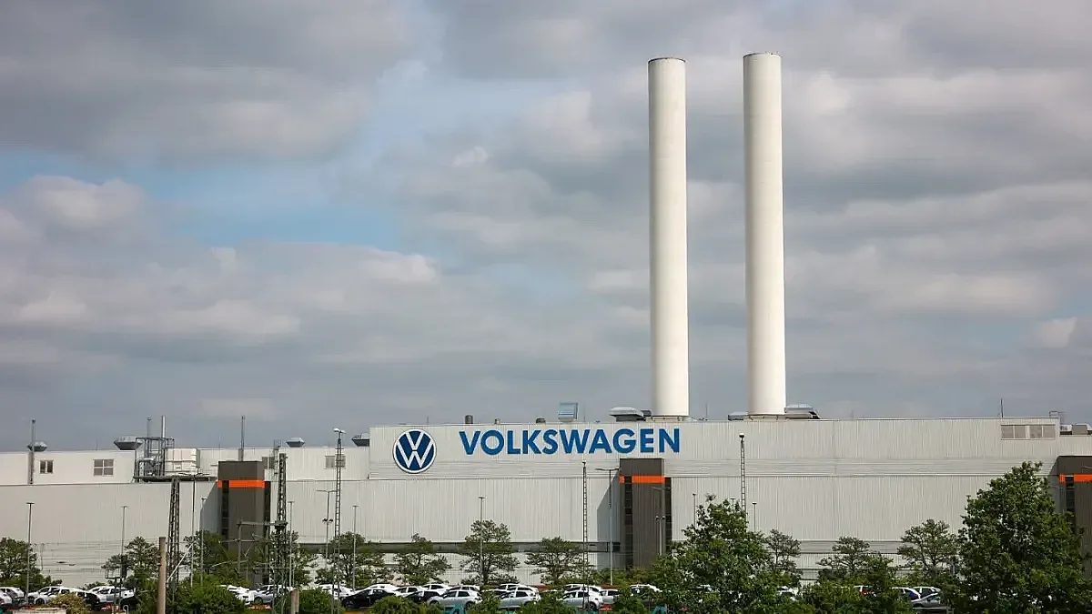 от коли към дронове: смелият и рискован план на volkswagen за оцеляване