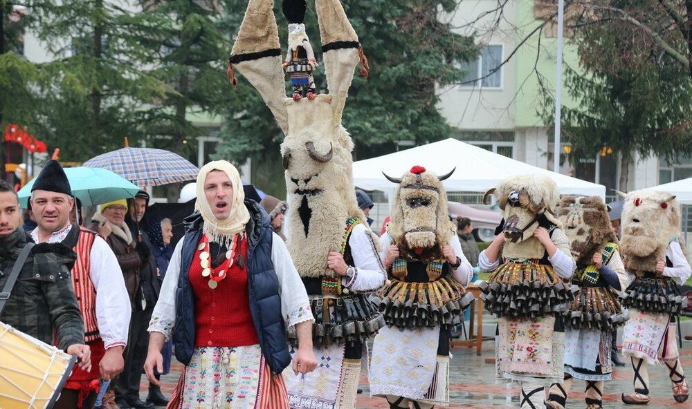 от селския площад до national geographic: легендарните кукери от чарган