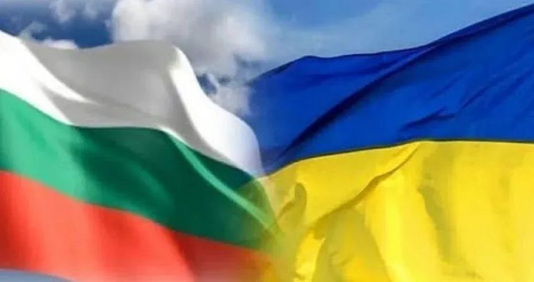 Парадоксът на гостоприемството: Защо България стана лидер по украински бежанци, докато Европа затваря врати?