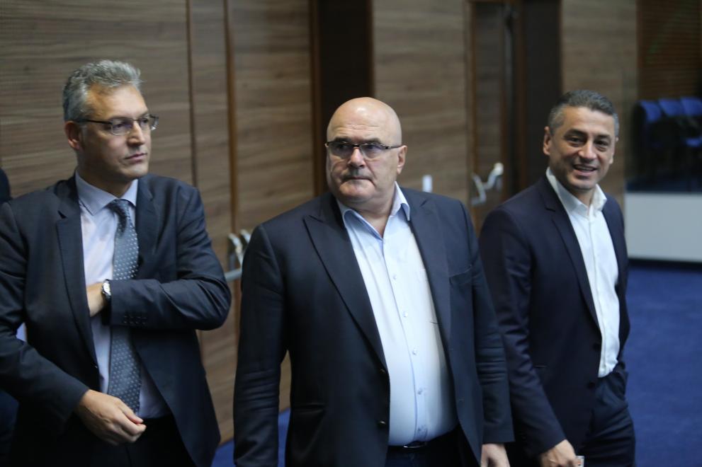 политическият рециклинг: когато ‘прогресивните’ станат стълбица за властта