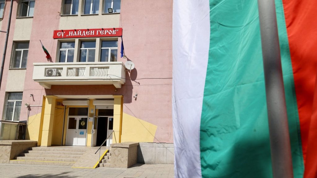 скандал в пловдив: ремонти в училище или бизнес схема?