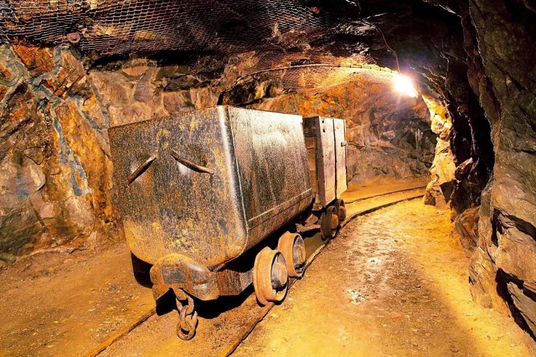 Скритите съкровища на България: Защо пропускаме глобалната надпревара за суровини?