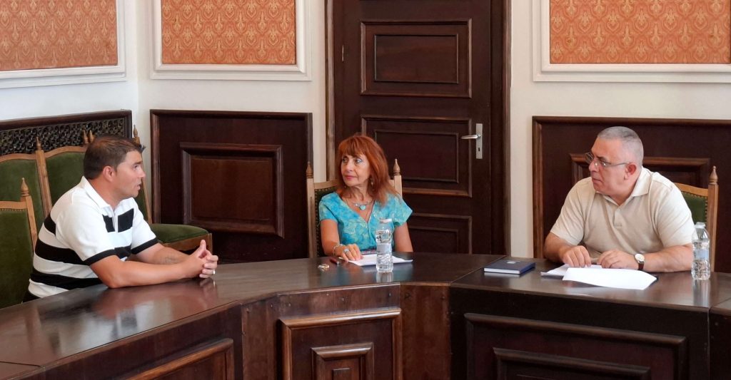 сливен се грижи за своите: път към нови знания за незрящите