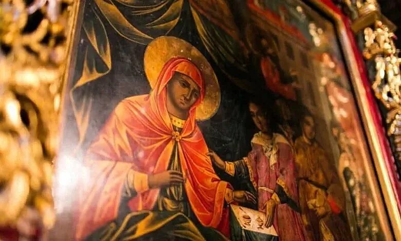 тайната на третата ръка: мистичната сила на троянската троеручица