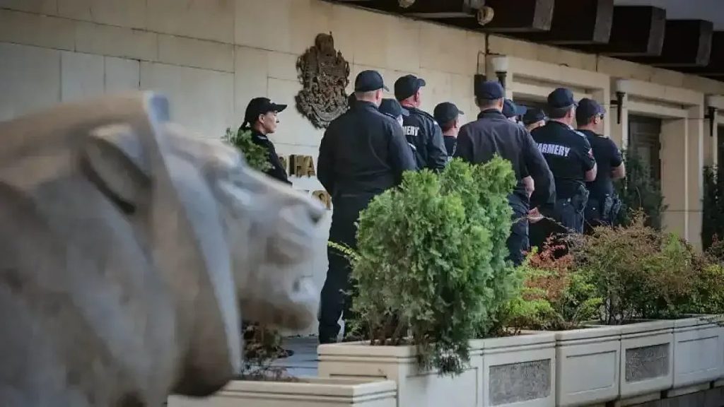 тайни тунели и заглушени сигнали: как един ресторант в софия смути въздушния трафик