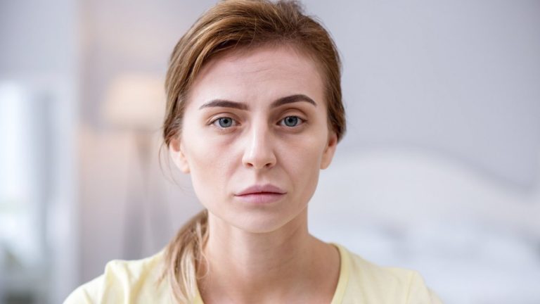Тялото ни говори: Кога ‘обикновената’ умора може да крие нещо сериозно?