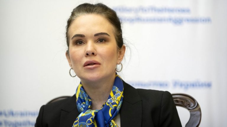 Чистка в Киев: Зеленски се разделя с висш кадър заради корупция
