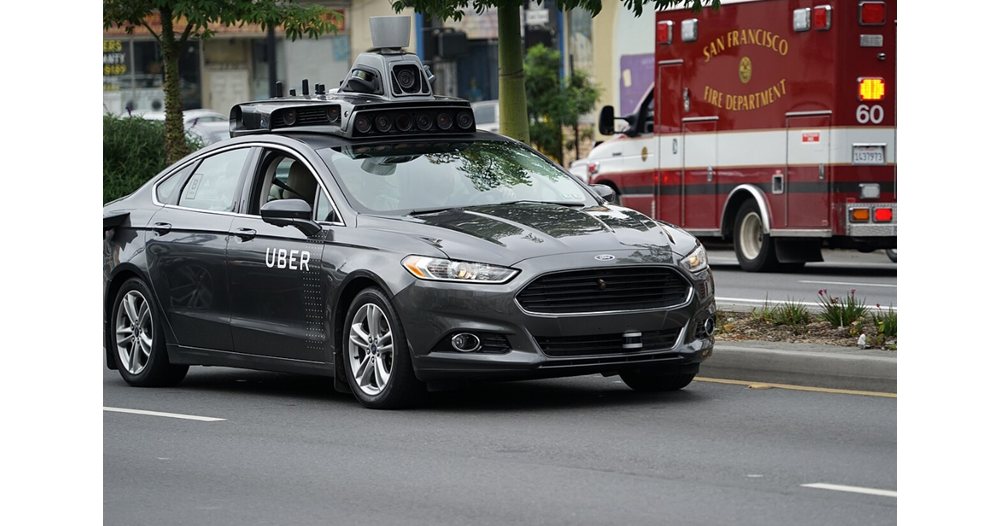 алгоритъмът като невидим шеф: защо хиляди шофьори на uber тръгнаха на война срещу ии?