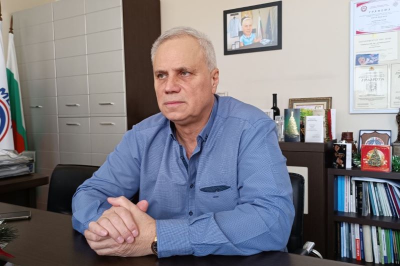 бабинден в сливен: директорът на областната болница поздрави екипите по акушерство и неонатология