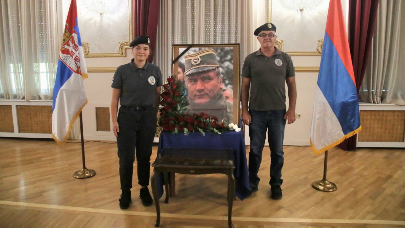 белград отдаде почит на ратко младич: политическият елит се събра в дома на сръбските въоръжени сили