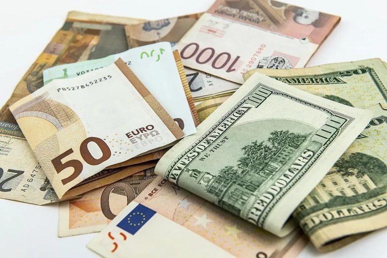 Валутният пазър: Къде се намира еврото в началото на септември?