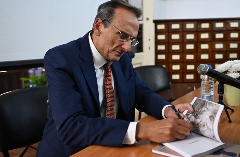 васил славов разкри личните си „строфи на кръвта“ в сливен