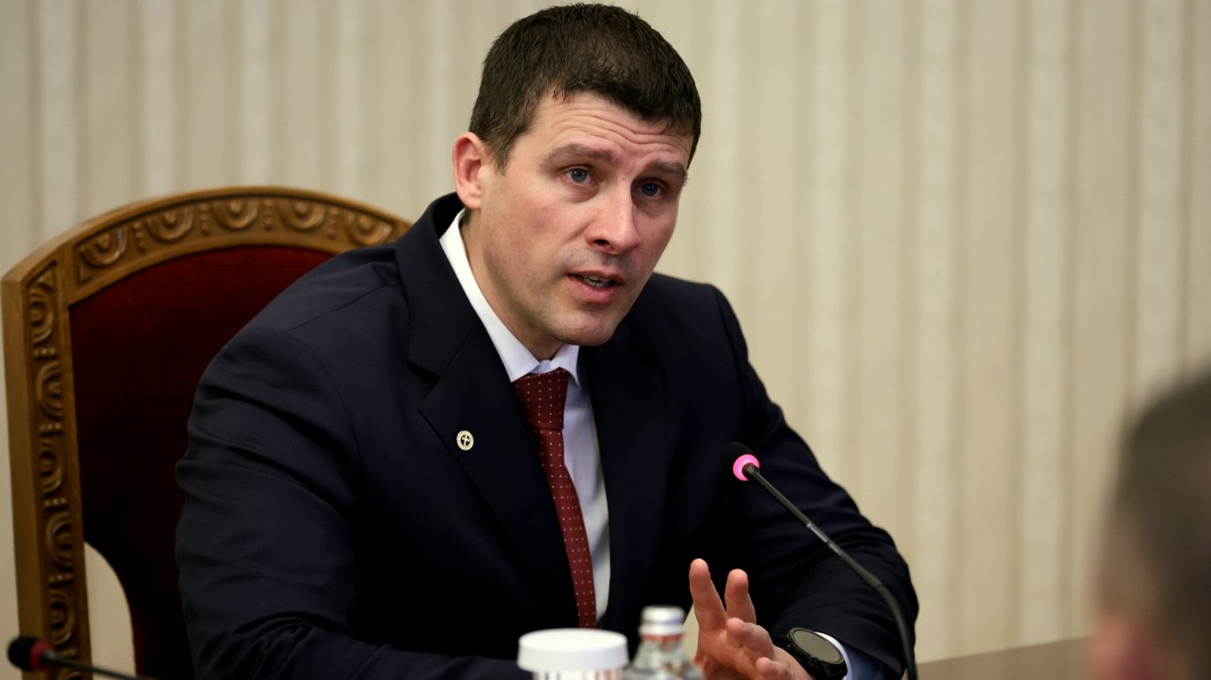 „величие“ разкрива своите карти за президентските избори: ивелин михайлов поема водещата роля