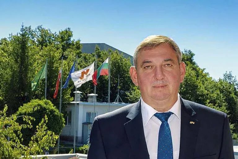 визия за успех: инж. делчо николов и изкуството да води индустрията