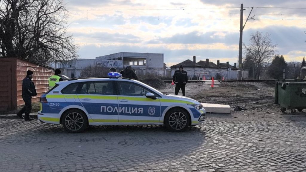 втори шанс след секунда невнимание: петима младежи оцеляха при сблъсък с влак в исперихско