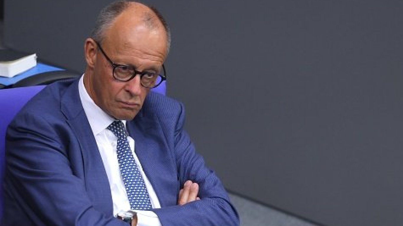германската политика на ръба: азг съди мерц за „ремиграция“ и етническо прочистване