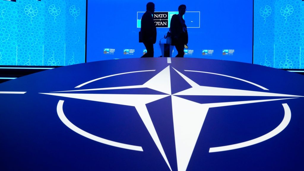 германският генерал карстен бройер поема кормилото на най-висшия военен орган в нато
