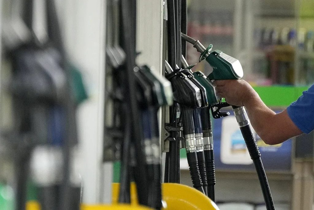 глътка въздух за шофьорите: автогазта поема надолу?