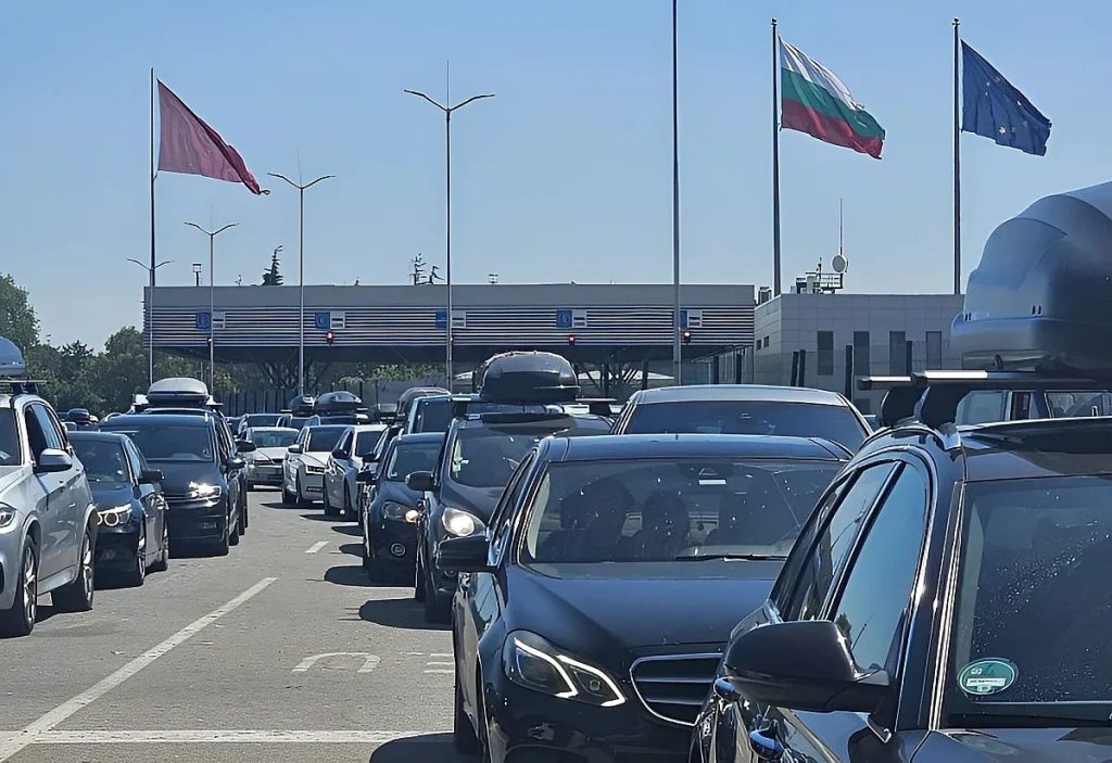 граничен хаос в капитан андреево: къде е спокойно и къде се чака с часове?