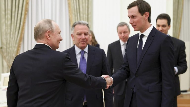 Дипломатически покер в Москва: Путин и американските пратеници търсят изход от украинския кръг