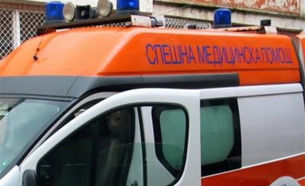 драматичен инцидент в сливен: 74-годишен с мотопед завърши в болница