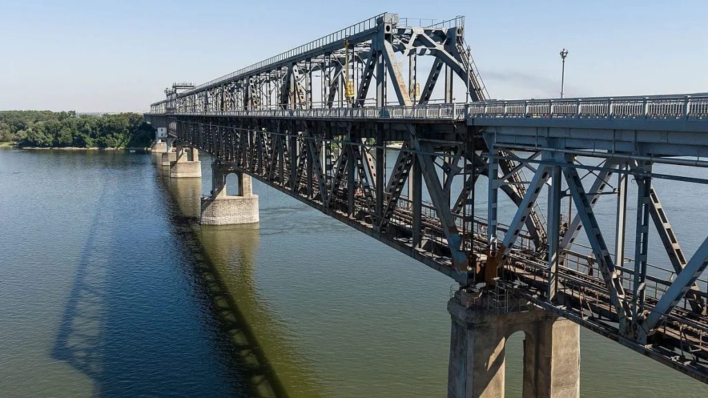 дунав се свива: корабоплаването в българския участък остава под натиск