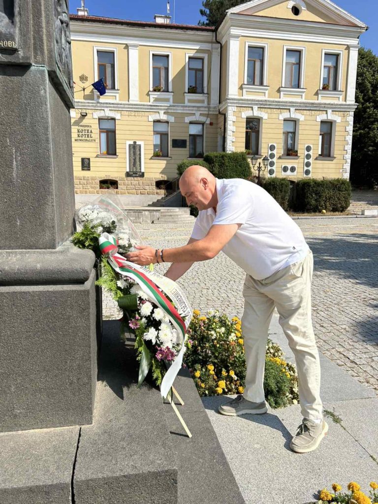 духът на възраждането и ревът на алфа: котел в един празничен ден