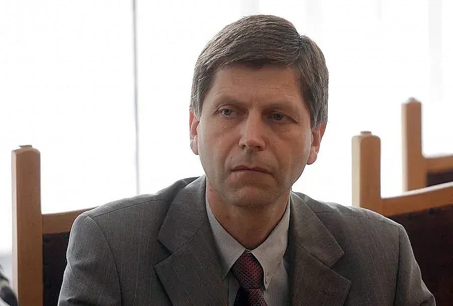 инцидент със запален огън в марково: бивш премиер и съседи в напрежение