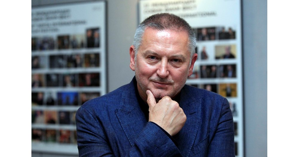 испания се преклонява пред българския гений: „физика на тъгата“ покорява пиренеите