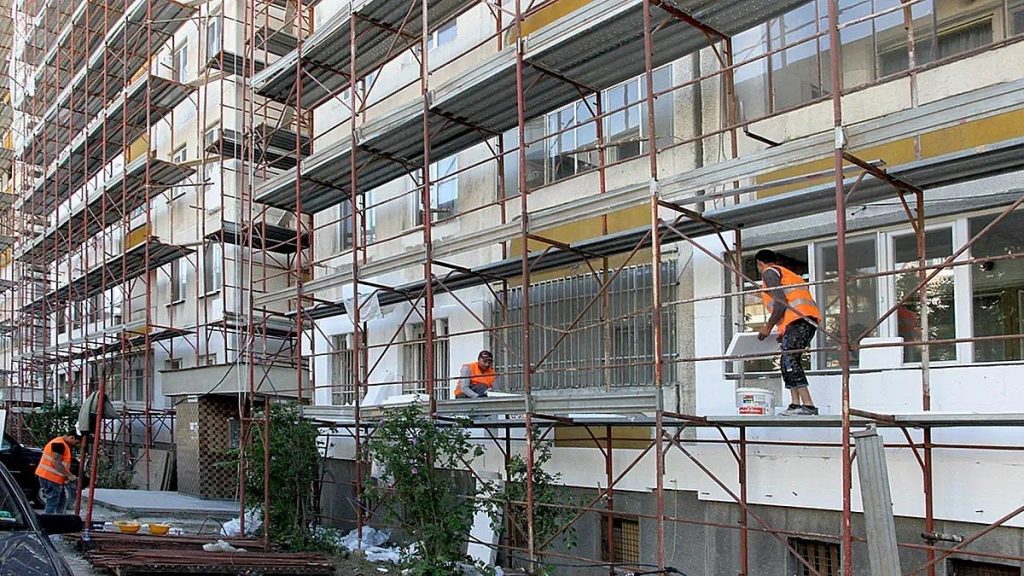 край на студените зими: стотици български блокове се преобразяват напълно безплатно