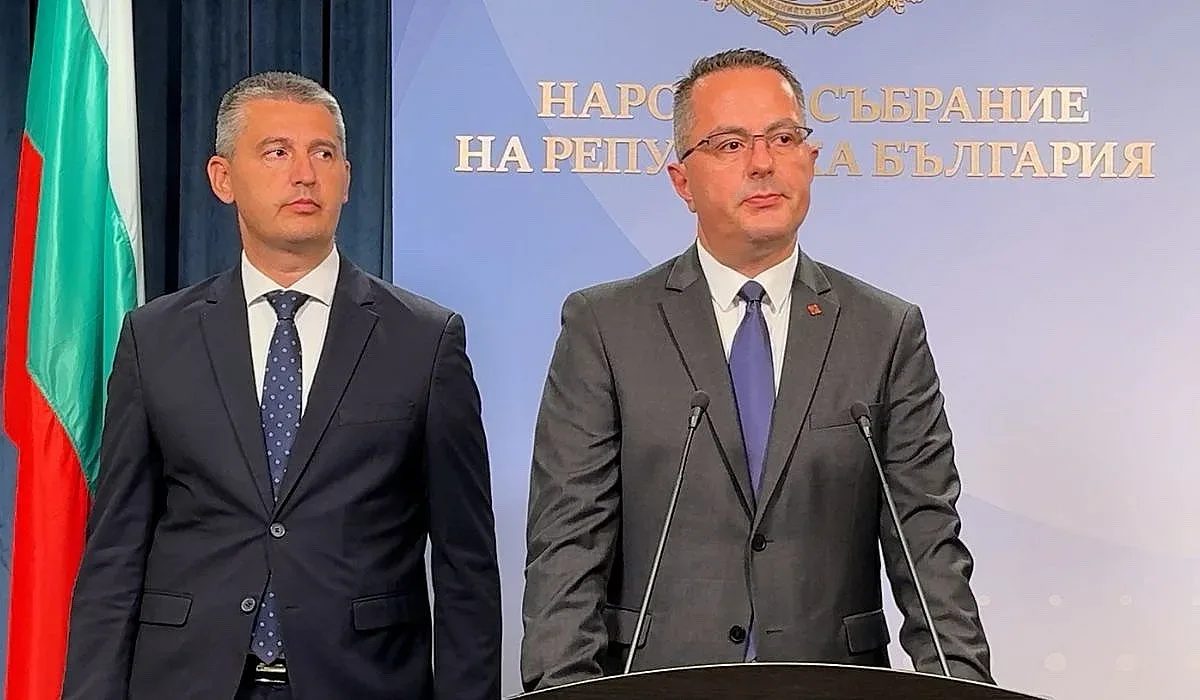 крахът на един мит: цончо ганев разобличава ‘проруския’ имидж на румен радев