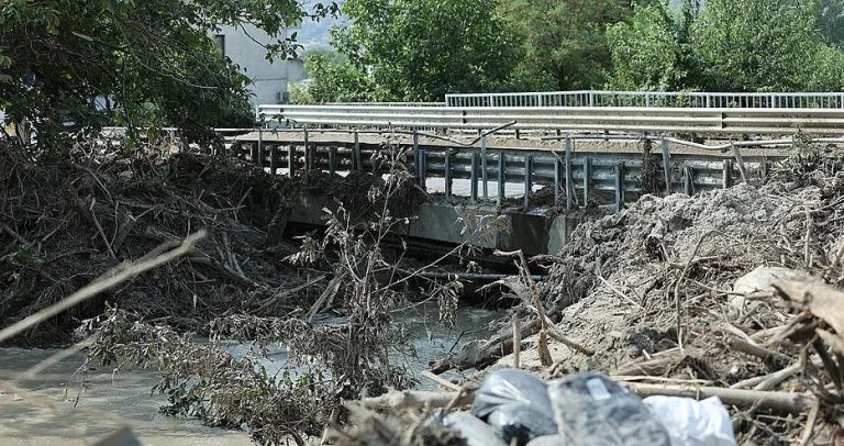Криза с водата в Югозапада: Чешмите текат, но не пийте