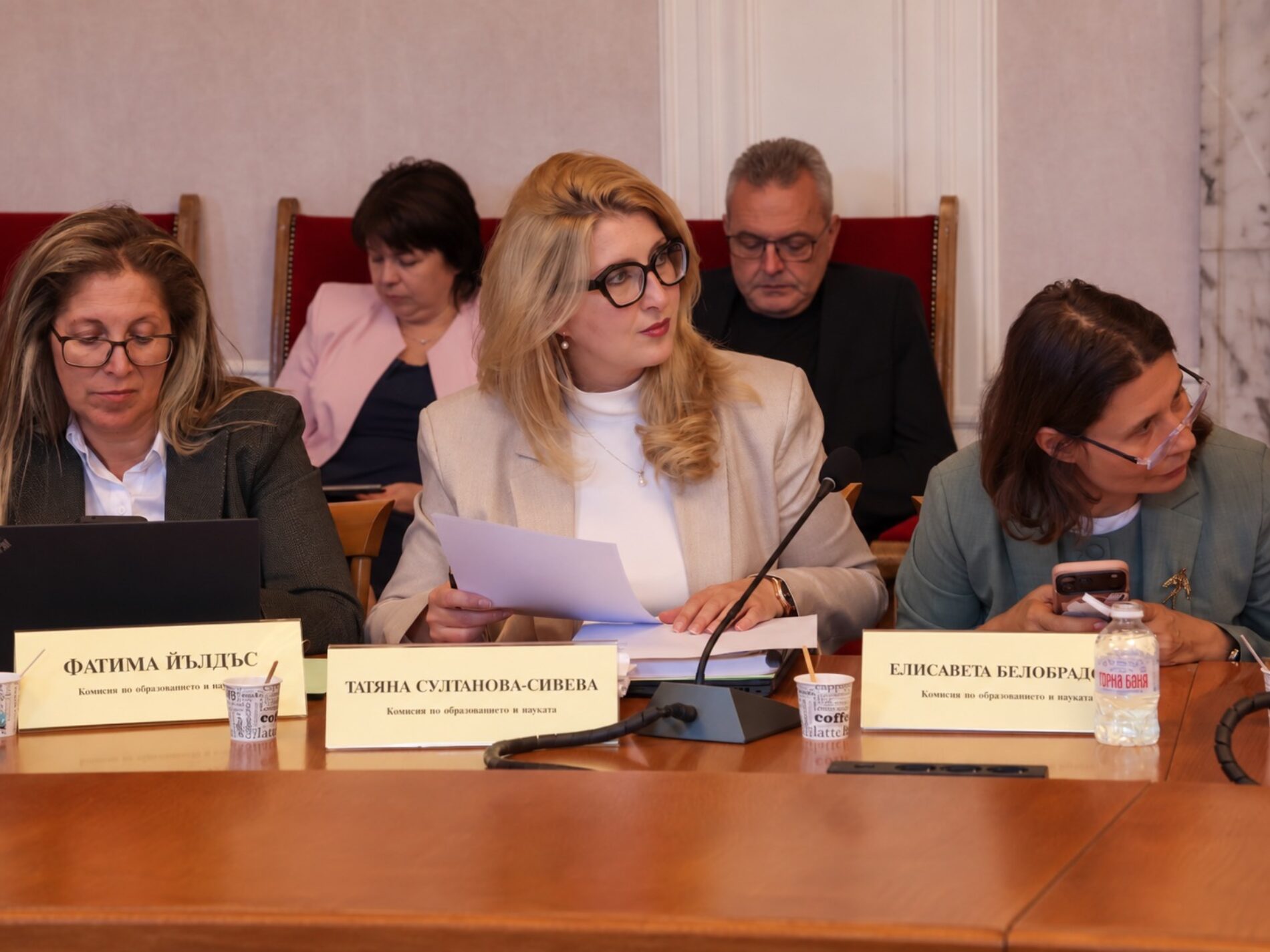 критичен поглед върху pisa 2025: образователната система на българия се нуждае от спешна терапия