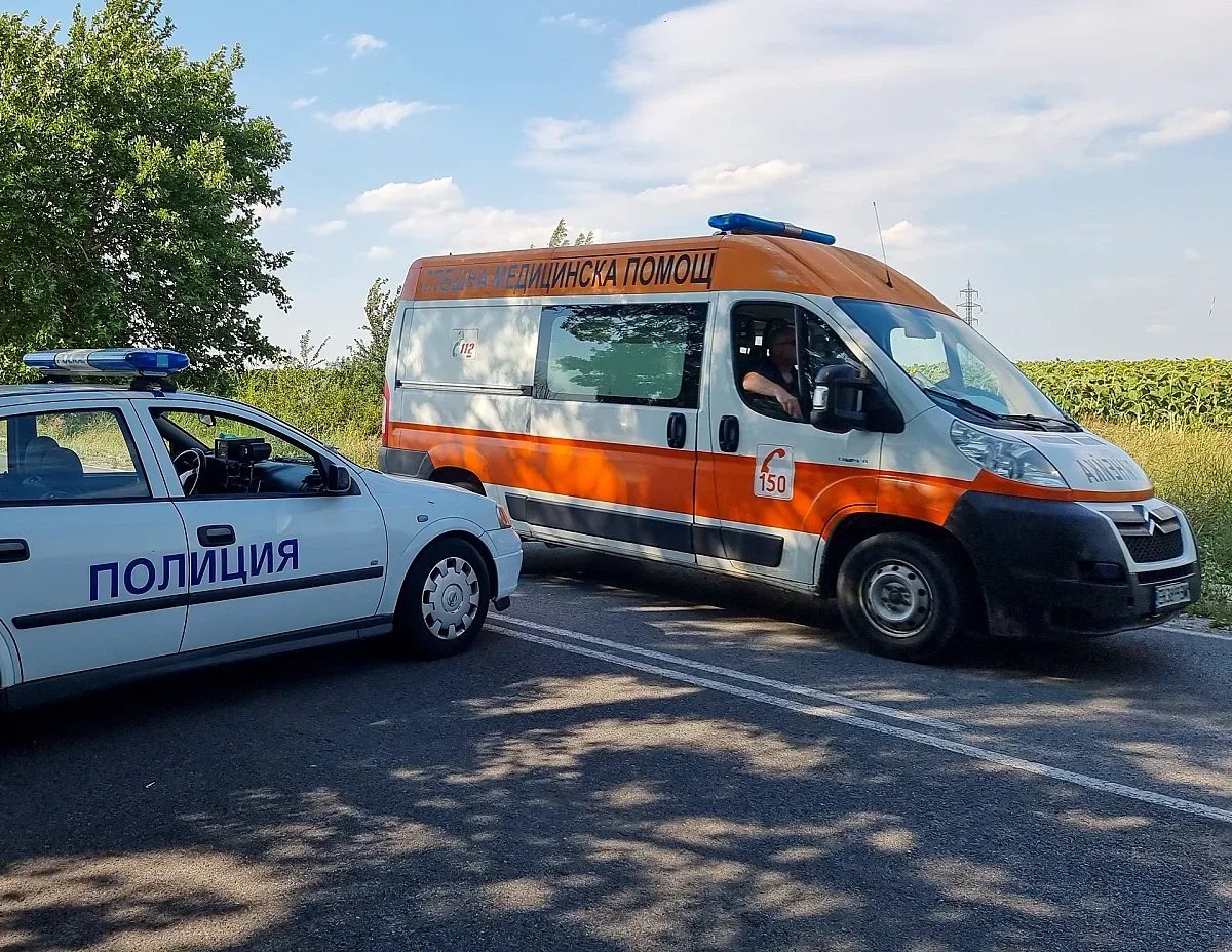 кървава драма на пътя край полски тръмбеш: сблъсък между два автомобила отне човешки живот