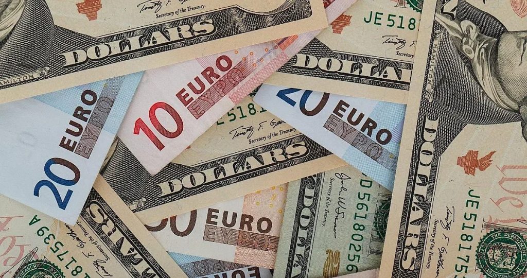 лихвеният дуел във франкфурт: ще устои ли еврото на инфлационния натиск?