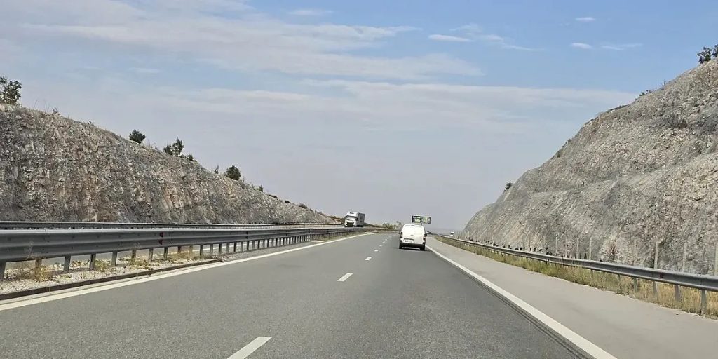 магистрала „хемус“ става капан: защо скоростта от 140 км/ч остава в историята?