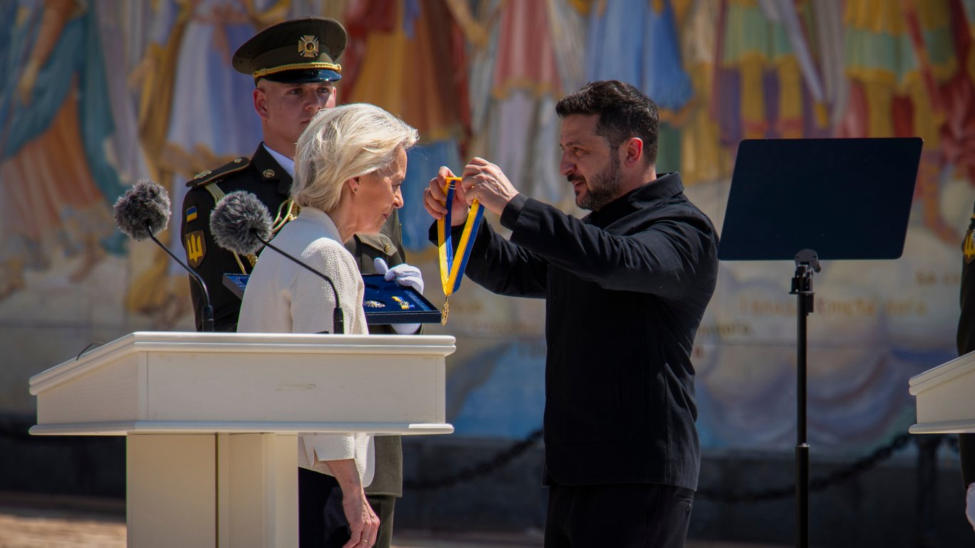 милиарди за небесната защита: ес засилва военната подкрепа за украйна