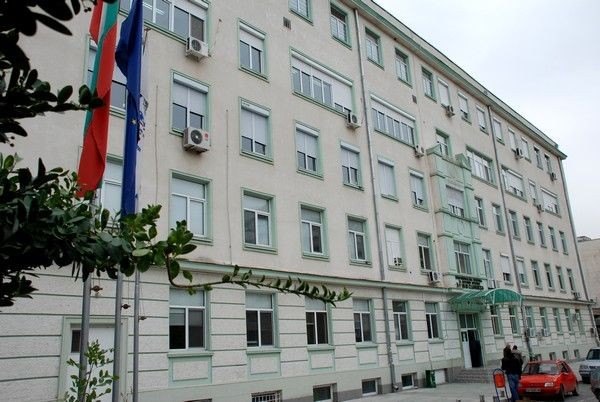 на косъм от смъртта: хеликоптер спаси 51-годишна жена след тежка катастрофа край котел, битката за живота продължава в сливен