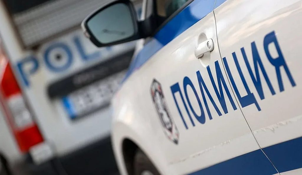 нощна атака в „овча купел“: престъпници разбиха банка за достъп до банкоматите