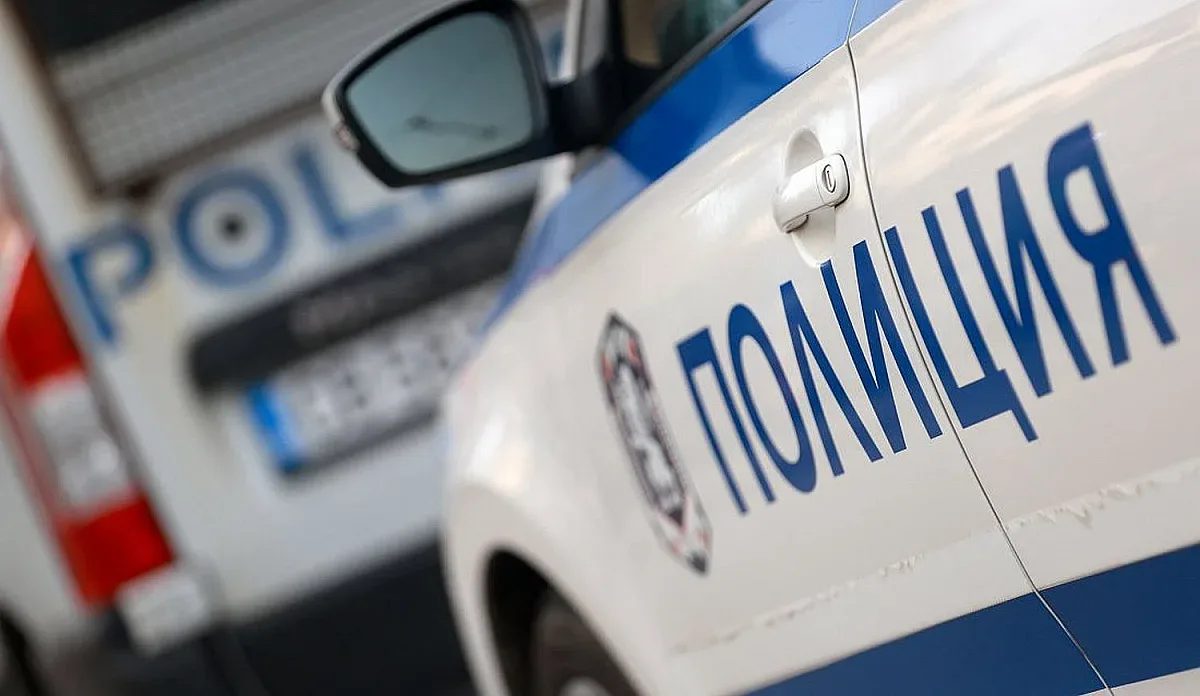 нощна атака в „овча купел“: престъпници разбиха банка за достъп до банкоматите