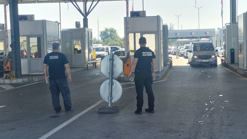 опасен опит за свобода: турски журналист уловен под камион на границата с българия