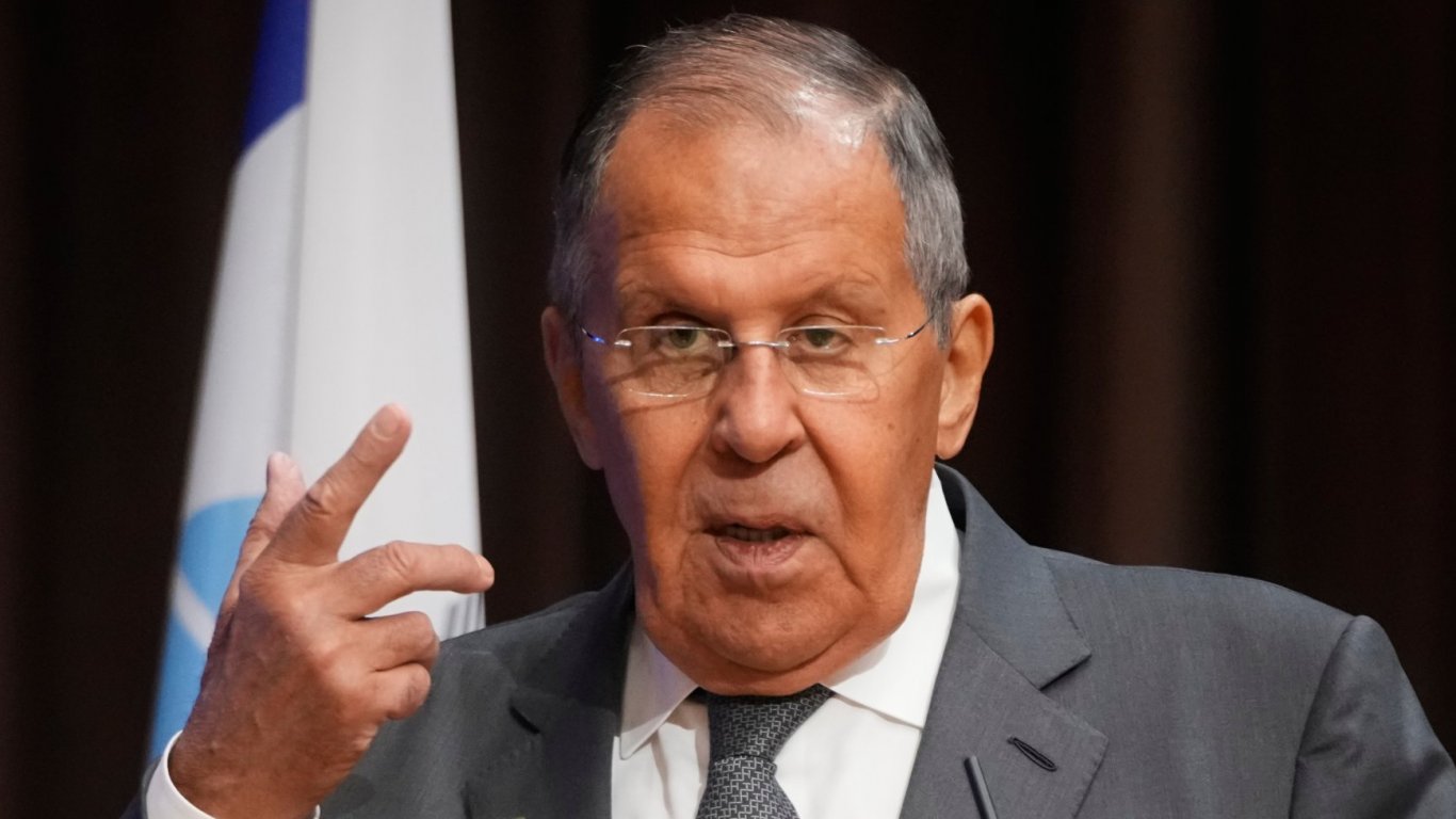 остра реакция на москва: лавров предупреди за край на евентуален военен сблъсък с европа