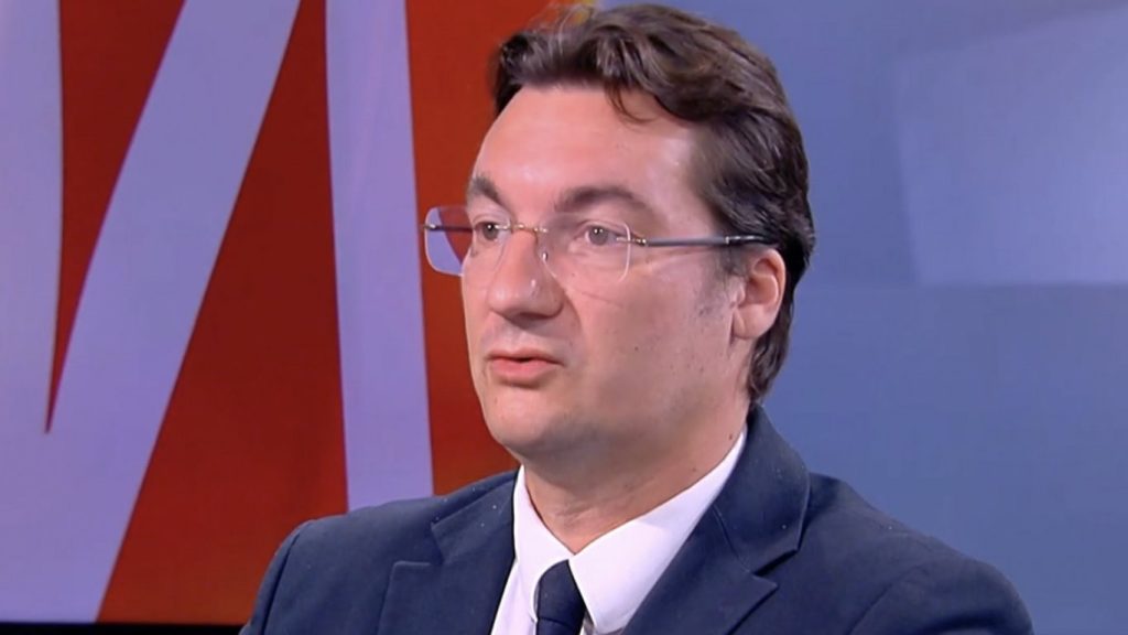 политическата кухня на 2026-а: защо казусът „ескобар“ се завърна като претоплена манджа?