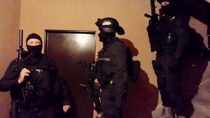 полицейски гаф в софия: барети нахлуха в грешен апартамент