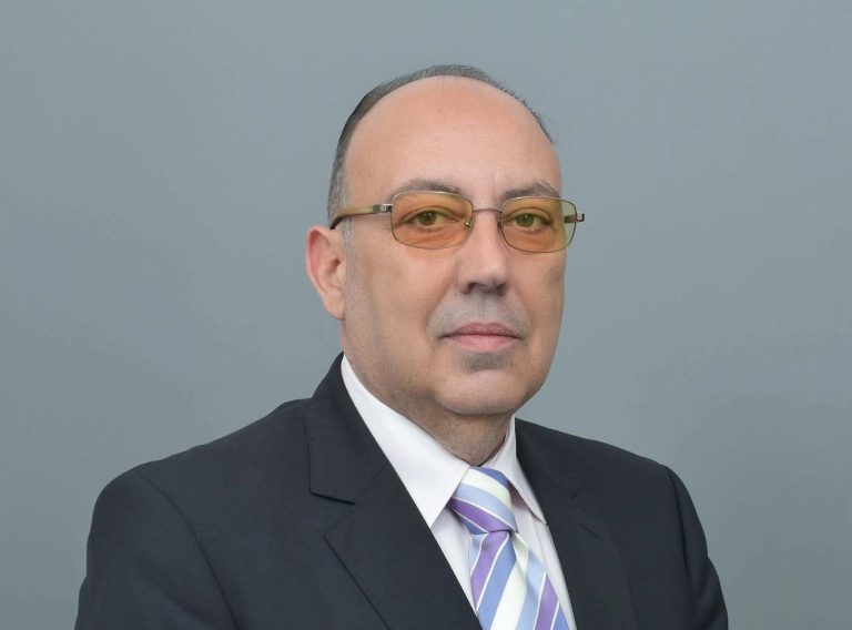 Послание за успех и вдъхновение: Михаил Кашеров приветства учениците в област Сливен
