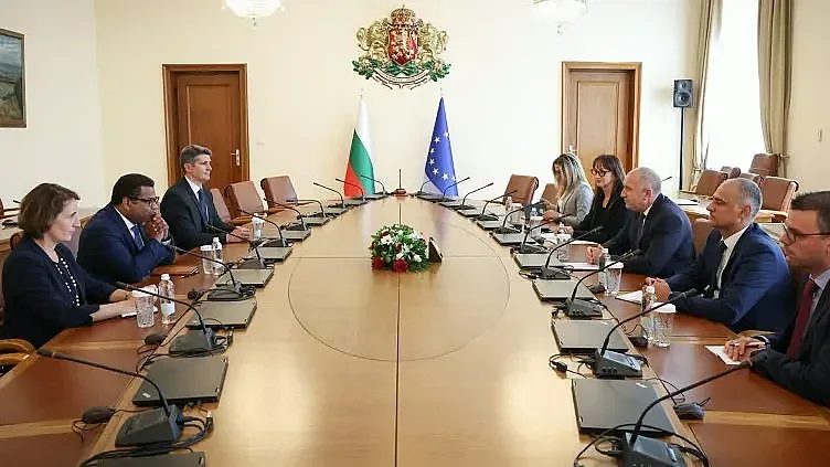 правителството настоява: летище софия трябва да плаща концесионните си такси!