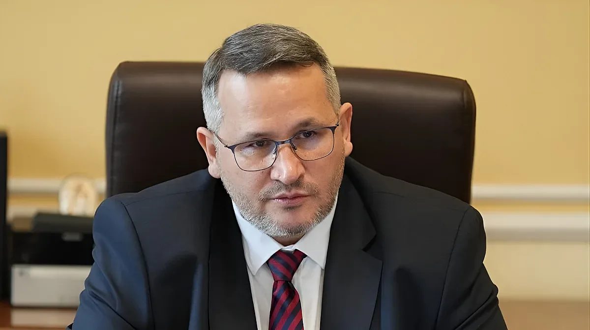 президентската институция: отдалечена кула или пряк мост към гражданите?