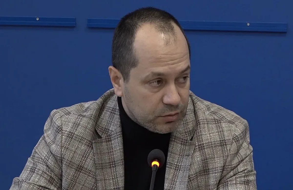президентските карти на герб: кой ще бъде „лицето“ на партията?